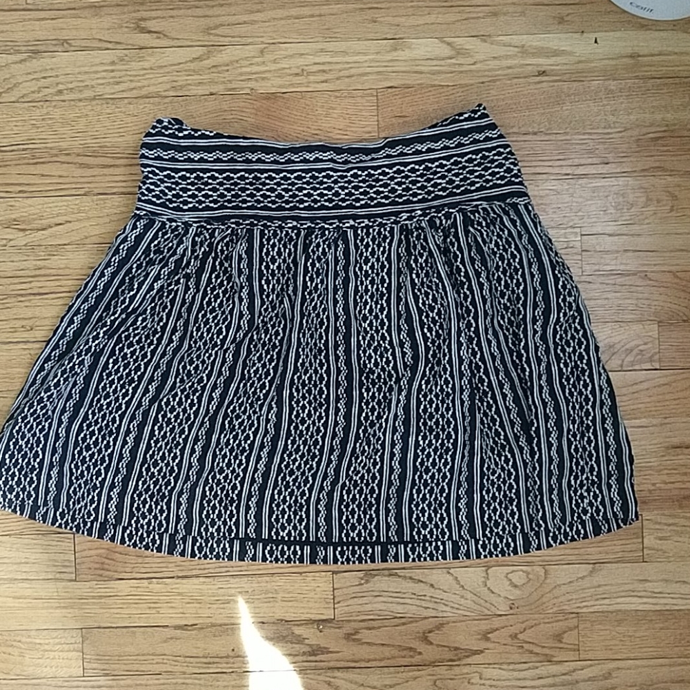 Madewell tribal pattern skirt fit size 4, 6 or 8
